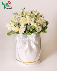 Balta gėlių dėžutė
